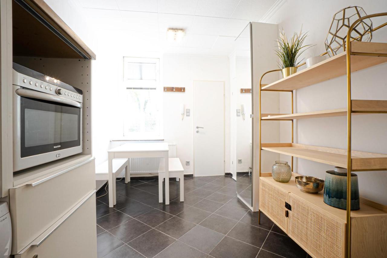 Apartamento 2-room On The First Floor With Designer Renovation. Exit To The Courtyard. 15 Minutes To Schloss Schoenbrunn *